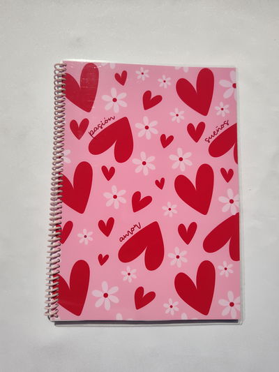 Cuaderno A4 espiralado rayado - Corazones 