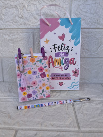Mini anotador + lapicera + bolsa regalo Día del amigo -mod 2
