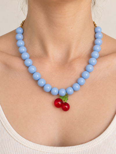 Collar Chicle Celeste cerezas
