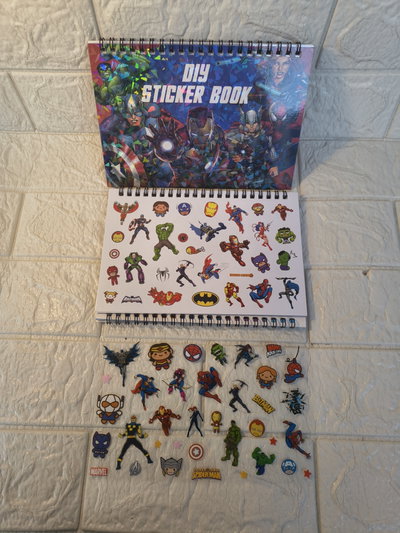Álbum de stickers - Superheroes