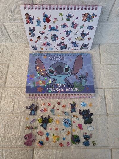 Álbum de stickers - Stitch celeste 
