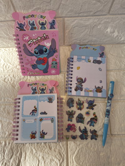 Mini anotador Stitch con stickers y separadores + lapicera (rosa) 