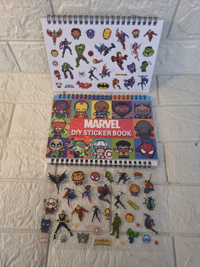 Álbum de stickers - Superheroes 2