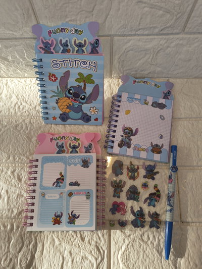 Mini anotador Stitch con stickers y separadores + lapicera (celeste) 