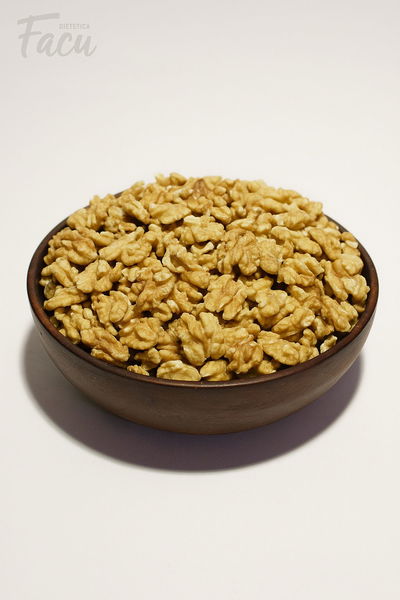 NUEZ CUARTOS EXTRA LIGHT X 1 KG