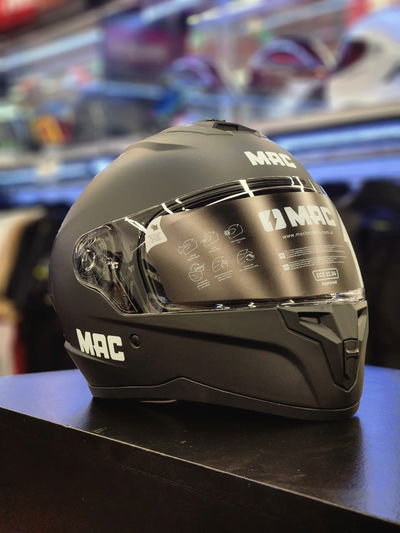 Casco MAC 070 Volt Solid Negro / Mate