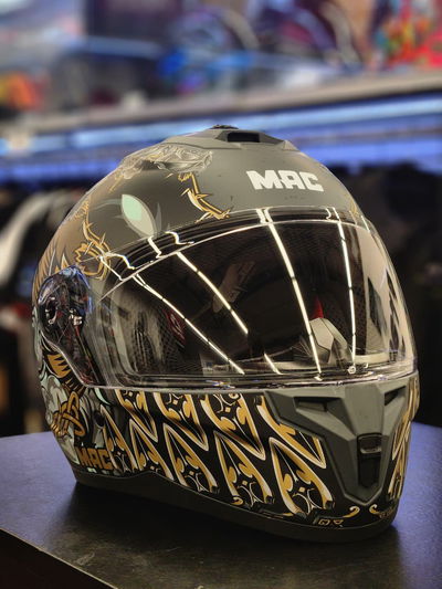Casco Mac Love Predator Black Gold