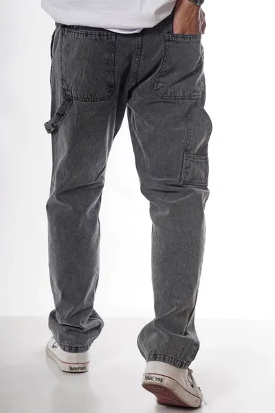 Carpintero gris oscuro 