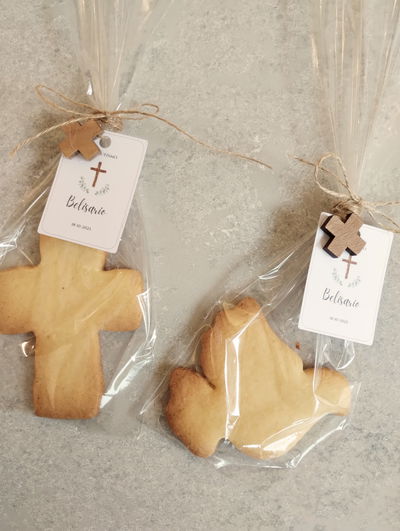 SOUVENIR COOKIE VAINILLA + CRUZ DE MADERA CON HILO SISAL + TAG EN BOLSITA INDIVIDUAL X20