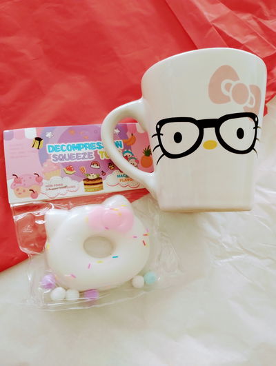 TAZA HELLO KITTY + SQUISHY
