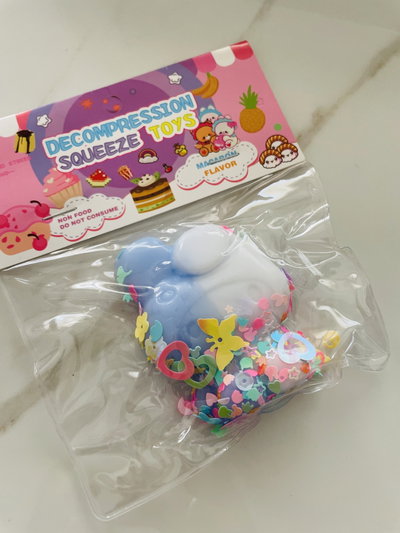 SCUISHY PERSONAJES HELLO KITTY GLITTER