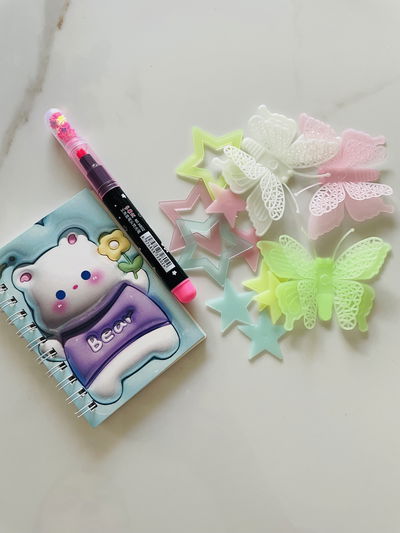 MINI ANOTADOR + RESALTADOR GLITTER + MIX FLUORESCENTE EN BOLSITA INDIVIDUAL