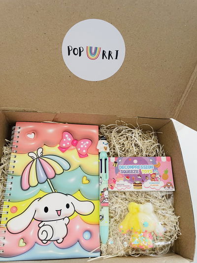 KIT CINNAMAROLL CUADERNO + BIROME COLORES + SQUISHY