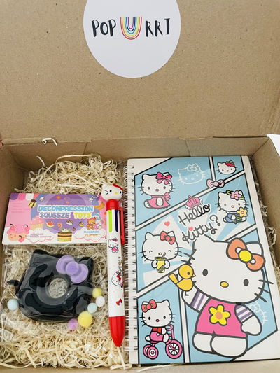 KIT KITTY CUADERNO + BIROME COLORES + SQUISHY