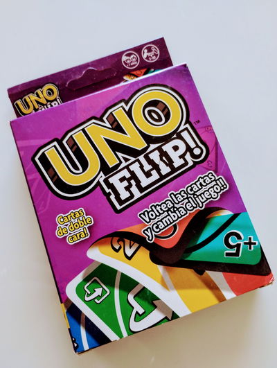 JUEGO: UNO FLIP