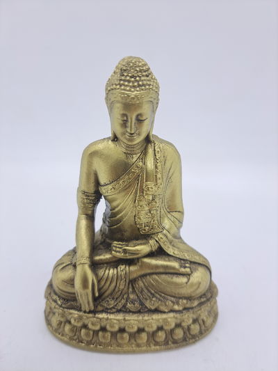 Buda mano en pie