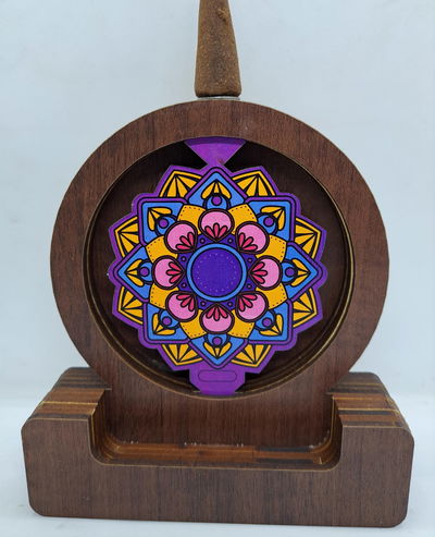 cascada color mandala violeta
