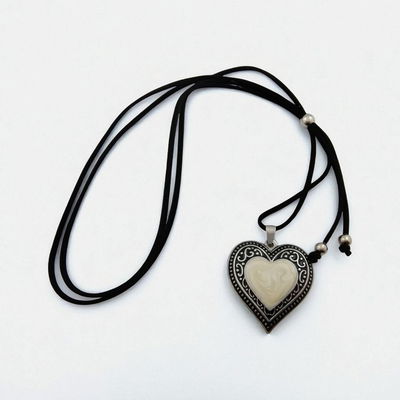 Collar Negro Corazón Negro Blanco 38 mm Gamuza - 700025