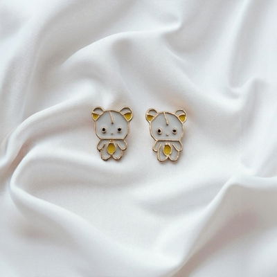 Aros Esmaltado Oso Conejo Blanco 9 mm x 12 mm Acero Dorado - 200174
