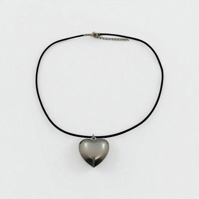 Collar 45 + 5 cm Cordón Negro 1 mm Corazón Inflado 23 mm Cuero Sintético - 700036