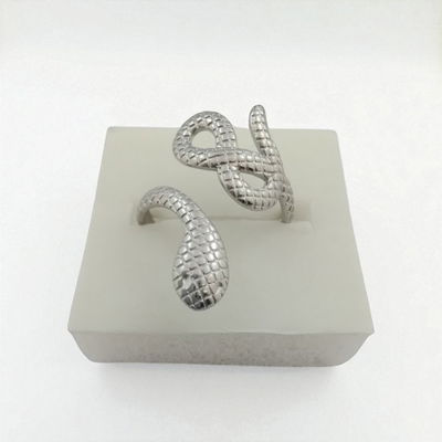 Anillo Serpiente Regulable Acero Quirúrgico - 300036