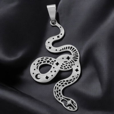 Dije Serpiente 25 mm x 48 mm Acero Quirúrgico - 400170