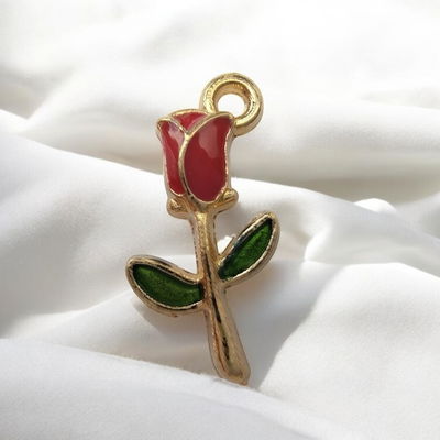 Dije Esmaltado Flor Rosa Rojo Verde Acero Dorado - 400076