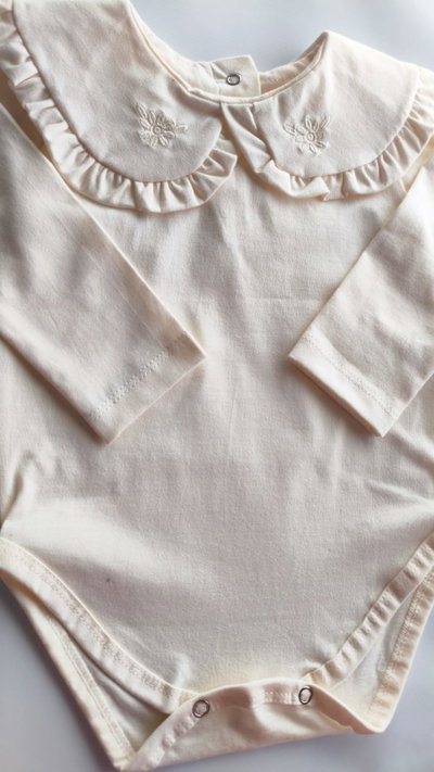 Body cuello bordado