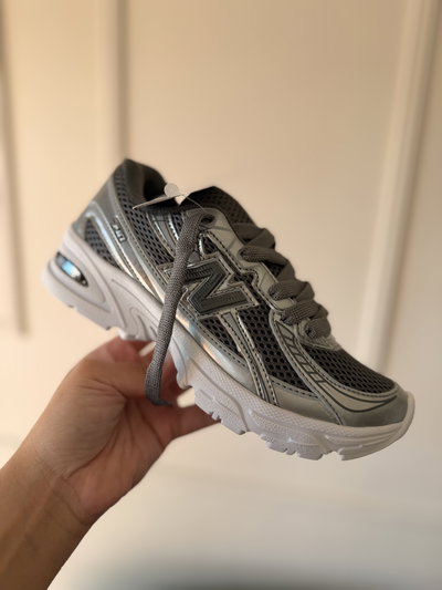 New balance 740 GRISES