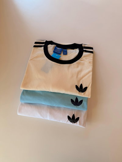 Remera AD raya retro 