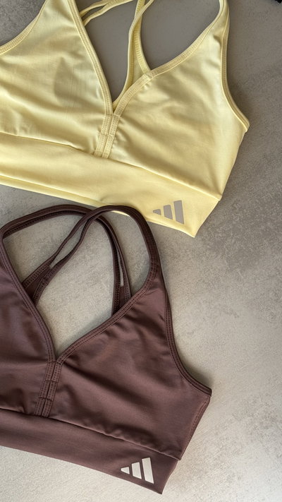 Tops deportivo pinza
