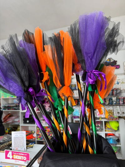 ESCOBA DE BRUJA CON TULL