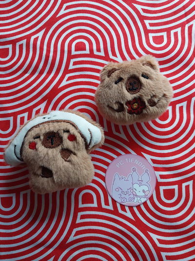 Peluche Capibara Adhesivo Para el Celular