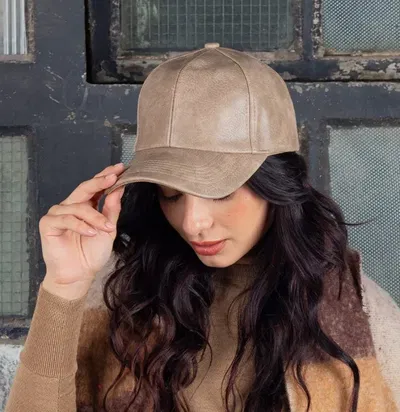 Gorra eco cuero vison