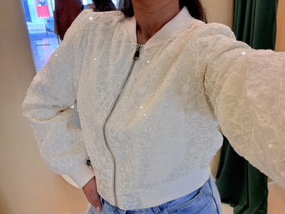Campera bordada