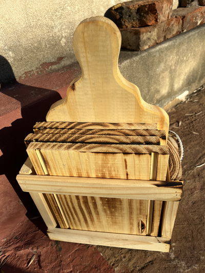 cajon + 4 tablas plato + tabla servidora