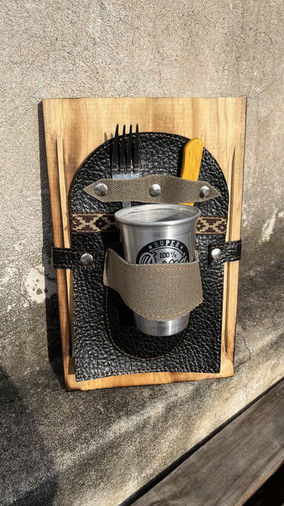 Tabla + funda + vaso + cubiertos