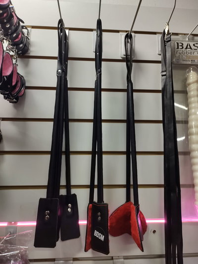 FUSTA DE CUERO/ CUERO Y PELUCHE