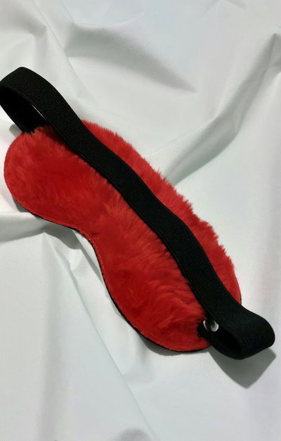 ANTIFAZ CIEGO DE CUERO CON PELUCHE