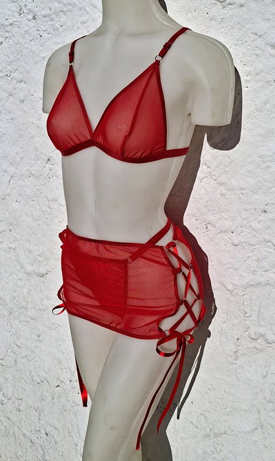Conjunto de microtul + pollera con cintas cruzadas