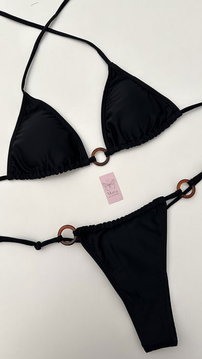 Bikini triángulo con arandelas