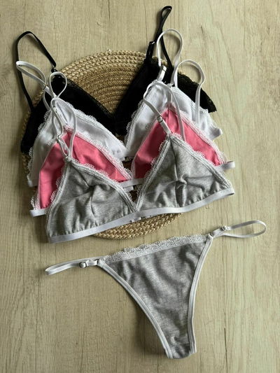 Conjunto de algodón con puntilla 