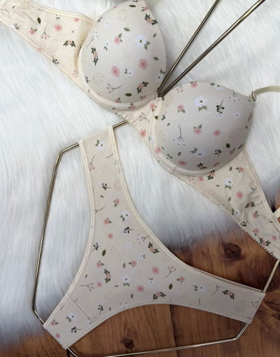 Conjunto push up de algodón floreado 