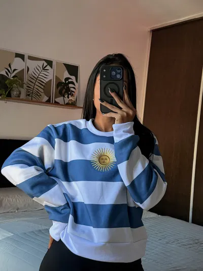 BUZO BORDADO - SOL DE MAYO ☀️