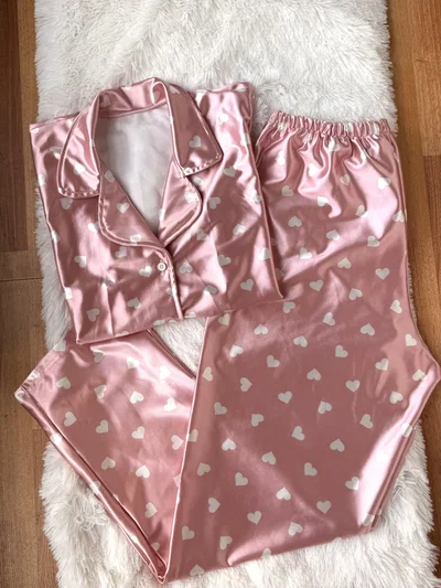 Pijamas de satén mangas largas - VARIOS