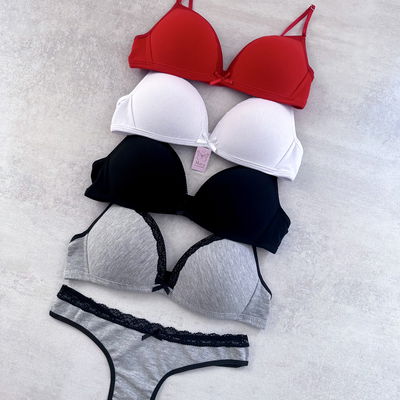 Conjunto triángulo soft de algodón con puntilla