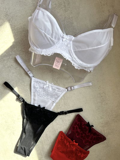 Conjunto con aro de encaje y microtul