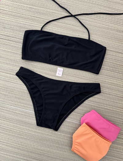 Bikini Sarah  
