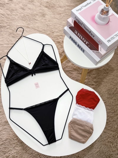 Conjunto de microfibra con puntilla 