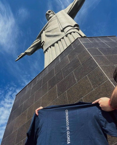 REMERA CORONADOS DE GLORIA